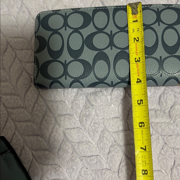 Stylish Gray Tote Bag and Wallet Set - Picture 13 of 13